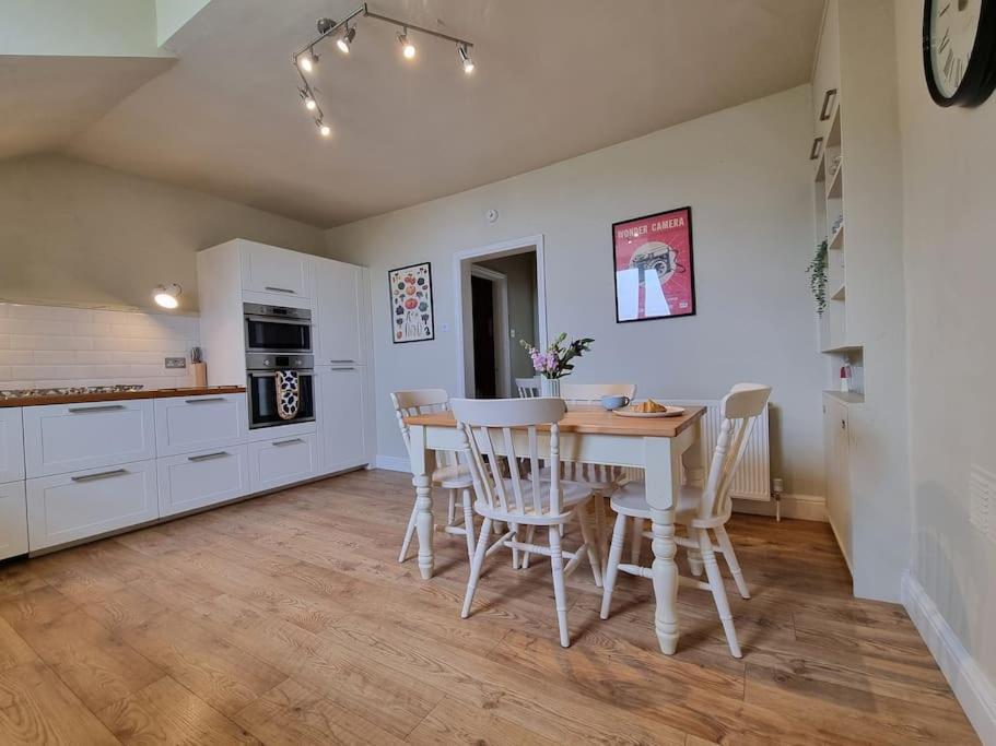Apartment Contemporary In Cromer